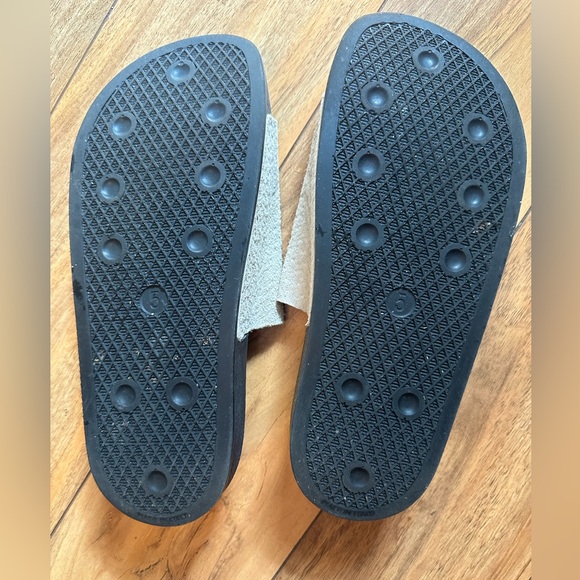 Adidas sued leather slides limited edition - Picture 6 of 7